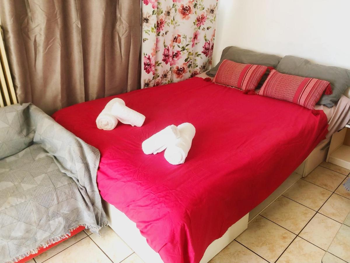 Cozy Seaview Studio - Piraeus Apartment Bagian luar foto