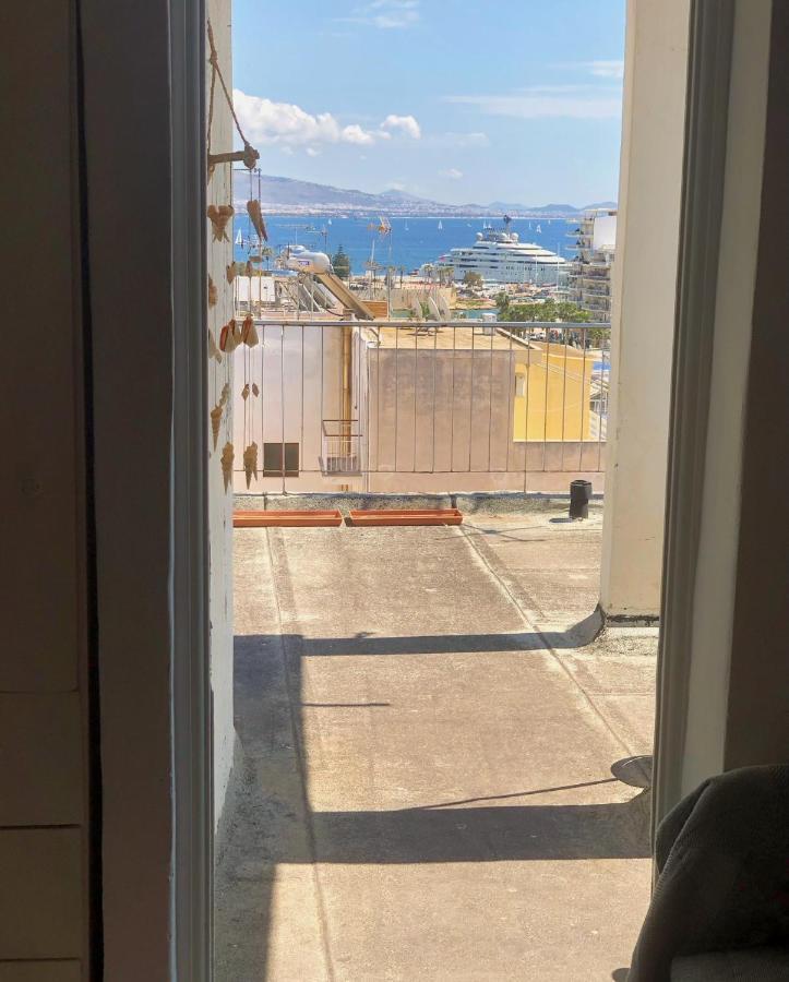 Cozy Seaview Studio - Piraeus Apartment Bagian luar foto